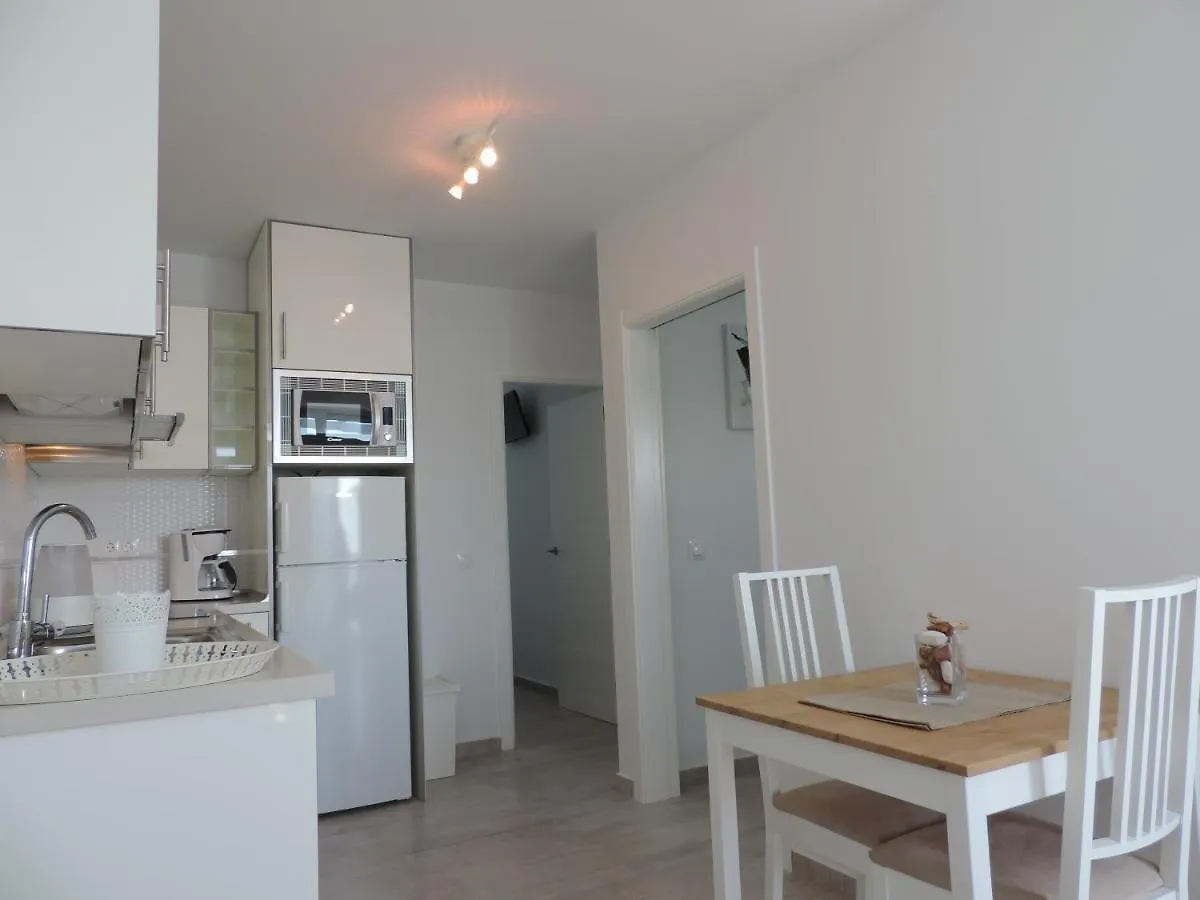 Apartment Los Gracioseros 209-2Bed -1St Floor-A/C-Uk Tv-Wifi Puerto del Carmen